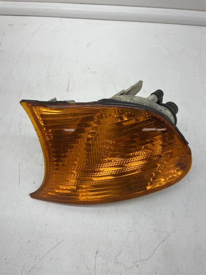 INTERMITENTE BMW E46 M3 CUPÉ INTERMITENTE LUZ BOSCH 0311329001 OEM USADO Foto 2 de 4