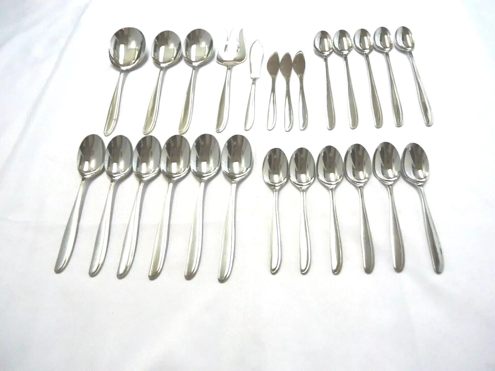 STAINLESS JAPAN WAVE PATTERN FLATWARE 25-PIECES
