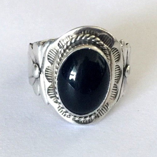 NATIVE AMERICAN SIGNED SN. 925 AY STERLING SILVER OVAL ONYX LADIES RING Sz 11.5 - Picture 2 of 6
