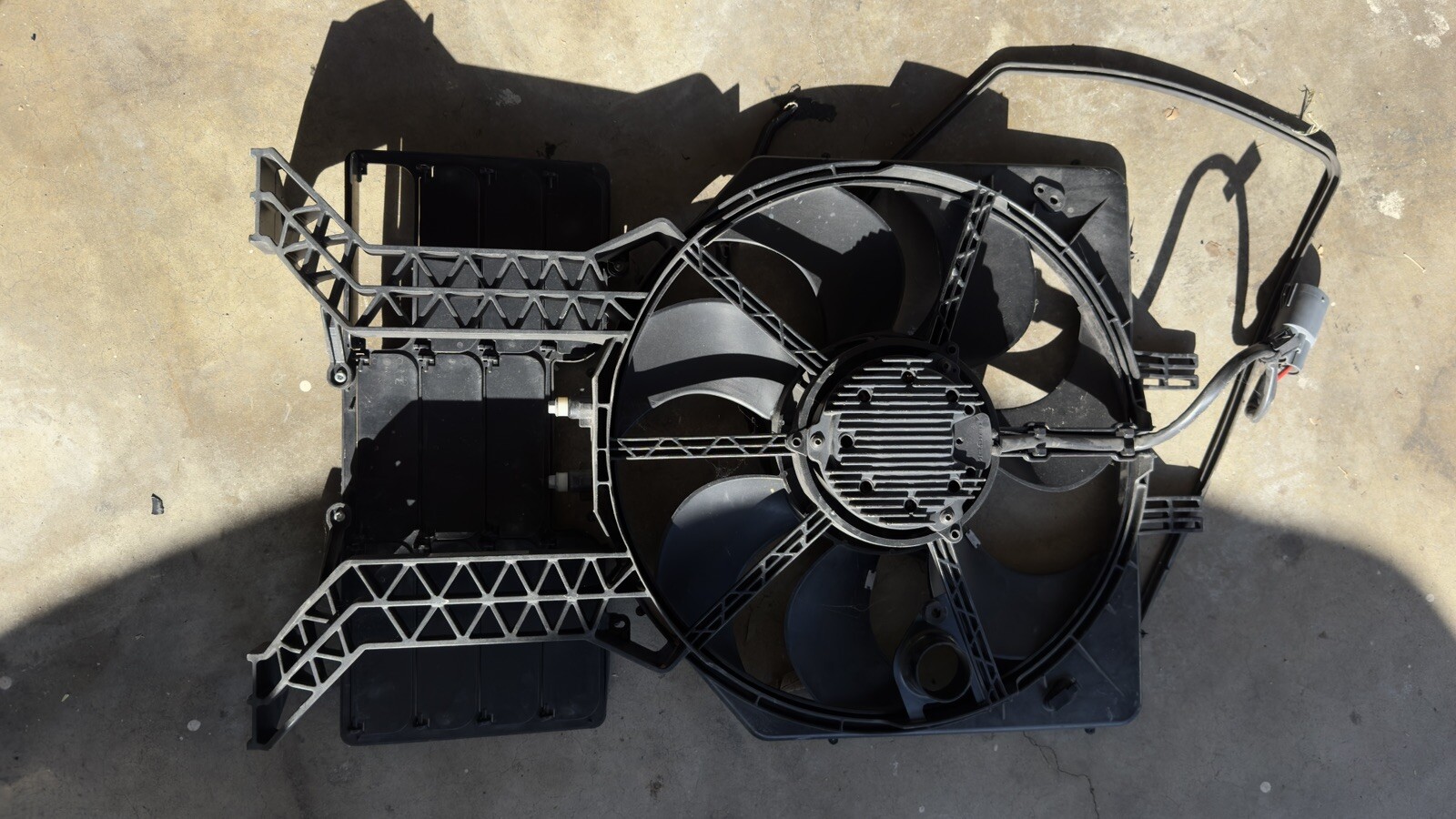 Rear Right Electric Radiator Cooling Fan Motor McLaren 570S 2019