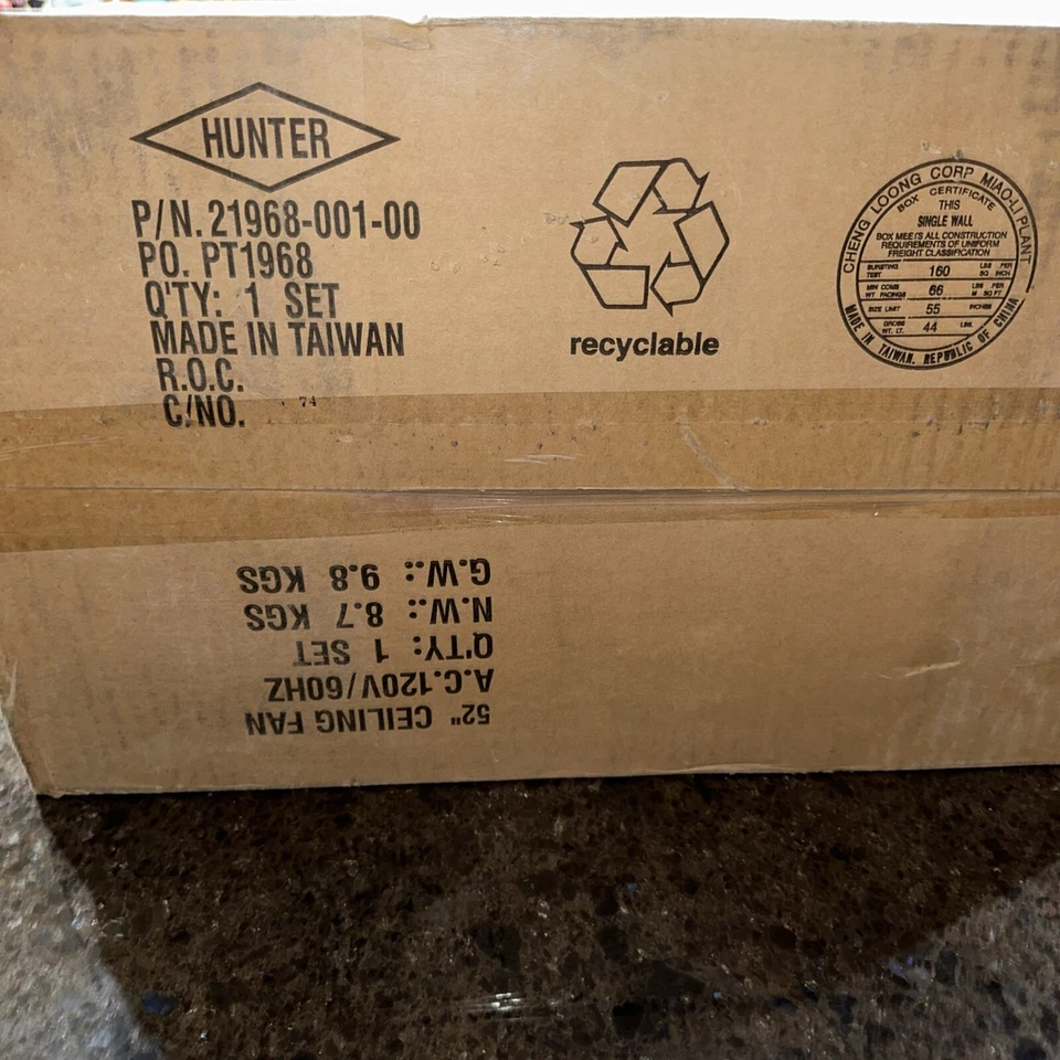 Vintage Hunter Studio Series 22447 52" Ceiling fan-Bronze Walnut Blades - Image 4 of 4