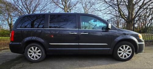 2012 CHRYLSER GRAND VOYAGER 2.8 CRD LIMITED AUTO + 7 SEATER + LEATHER + NAV + TV - Picture 7 of 20