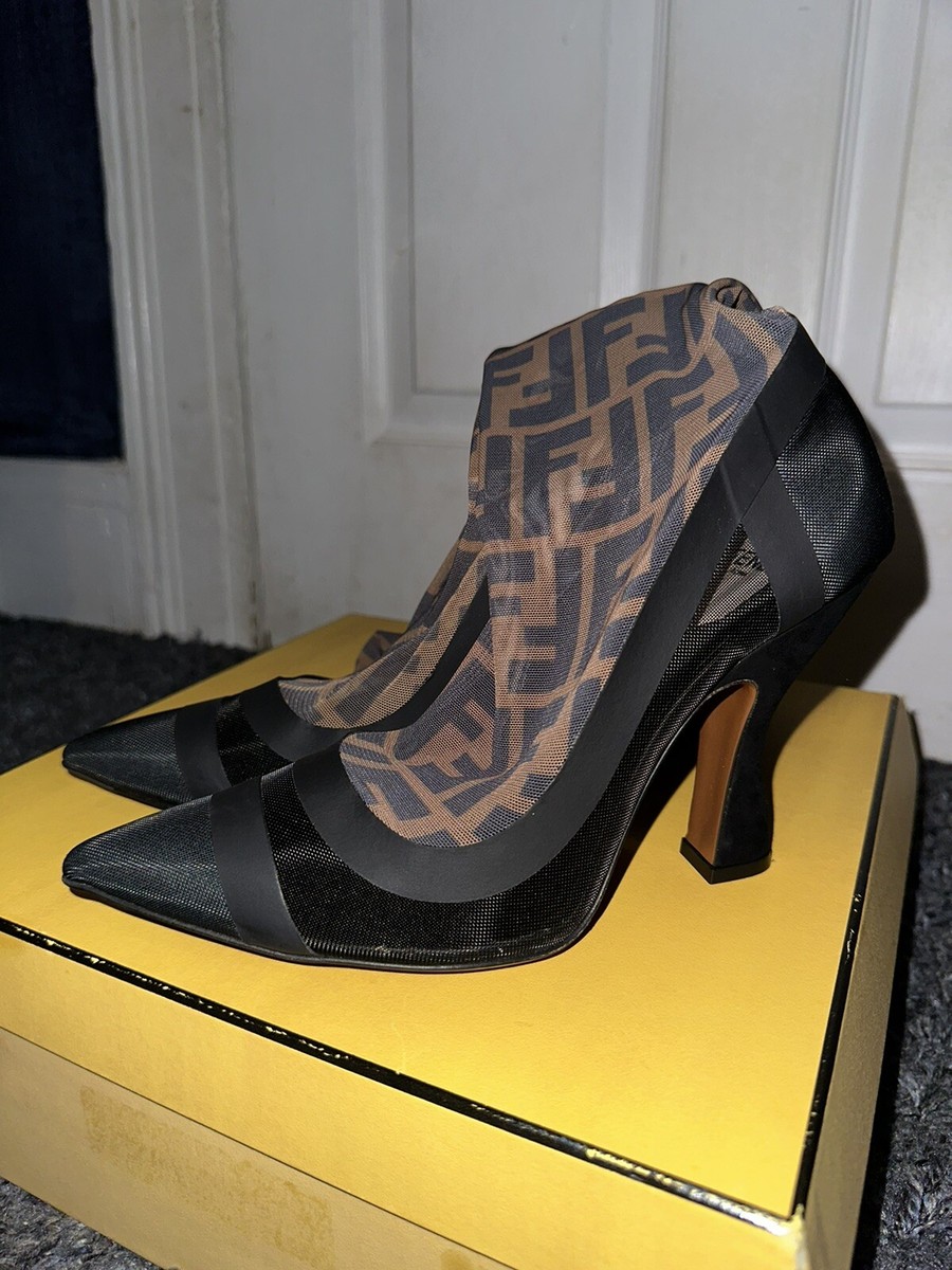 FENDI 24FW Colibri Lite FFブラウンメッシュ&黒レザー パンプス Fendi Colibri' Lite' Ff Mesh Slingback Pumps | italist