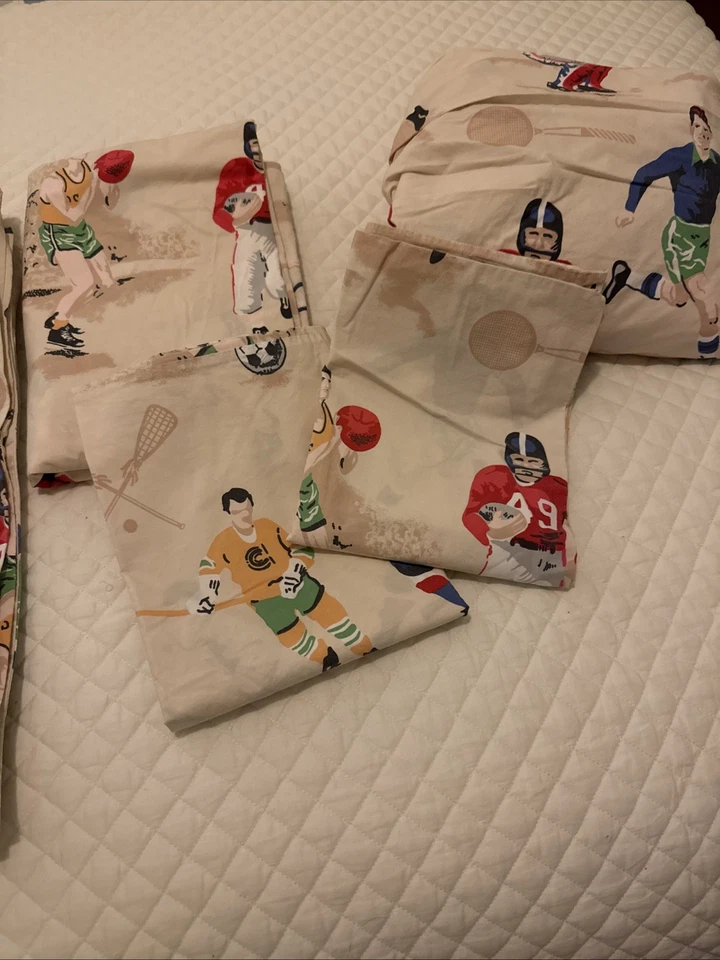 THE COMPANY STORE~Tema Esportivo Vintage~Conjunto de Lençóis Duplos e Capa de Edredom - Imagem 3 de 4