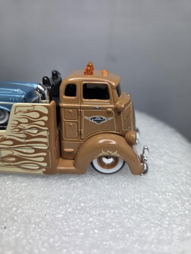 Ford Transport COE 1957 Bel Air Diecast escala 1:64 Maisto All Stars Elite 29' - Imagen 2 de 12