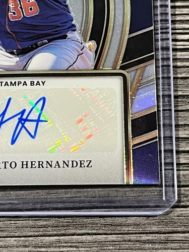 Heriberto Hernandez 2024 Panini Select Baseball Autografo Prizm SS-HH Marlins - Foto 4 di 11