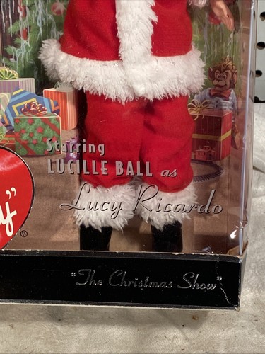 I Love Lucy The Christmas Show Barbie Collector Doll 2006 Mattel Some Shelf Wear - Imagen 3 de 6
