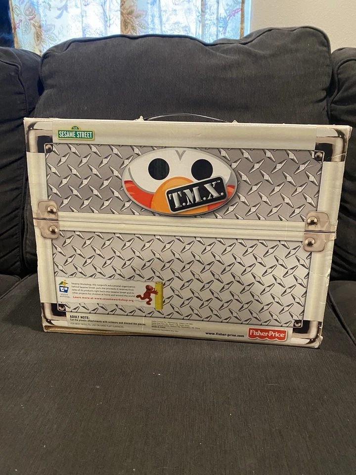 NOVO! 2006 Tickle Me Elmo TMX 10º Aniversário  - Imagem 3 de 4