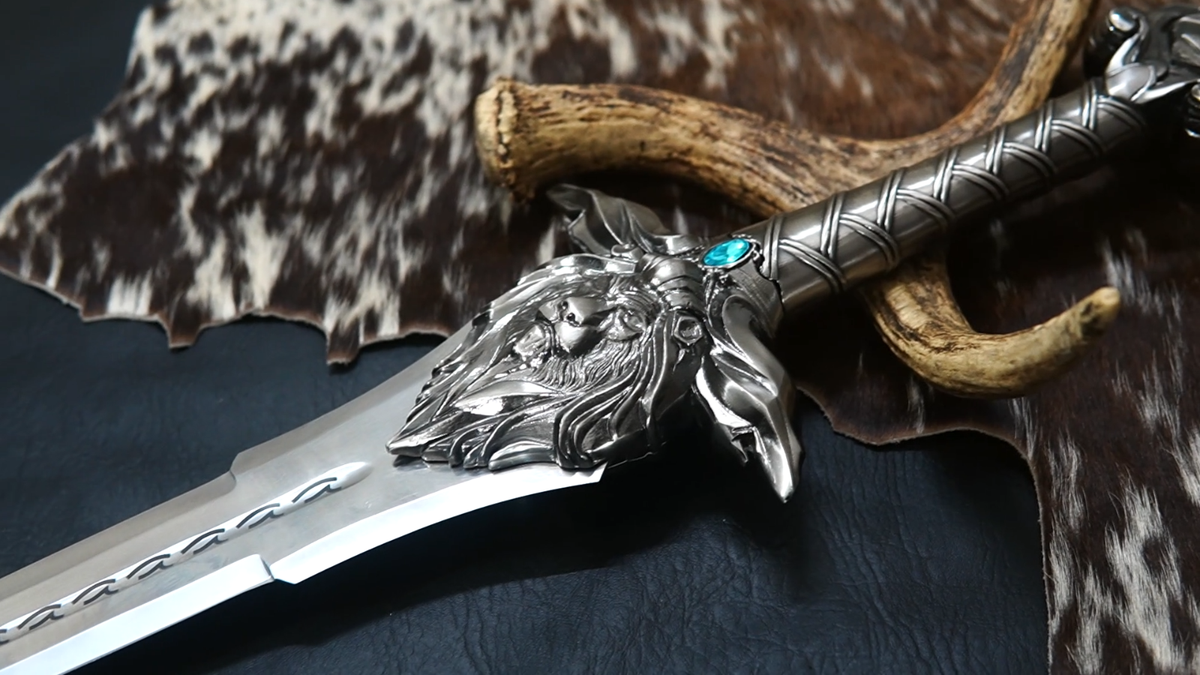 Handmade world of Warcraft Royal Guard sword Alliance Lion Head