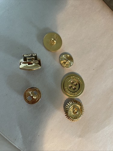St. John Gold And variety of sizes Replacement Buttons 6 - Picture 4 of 5