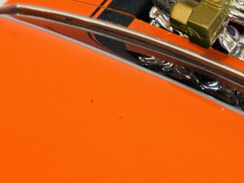 1969 Chevy Chevelle SS Slammed Custom Muscle Machines 1:18 Orange Diecast Model - Picture 7 of 9