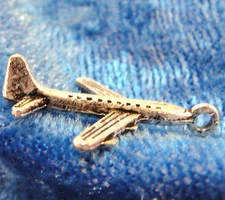 10Pcs. Tibetan Silver AIRPLANE 3D Charms Pendants Earring Drops Findings V28
