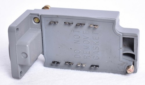 Cutler Hammer Limit Switch Body E50ST - Picture 4 of 5