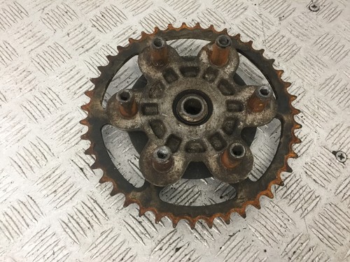 PORTAPIÑONES TRASERO DUCATI MONSTER 600 AÑO 1994-2001 (STOCK 850) - Imagen 2 de 2