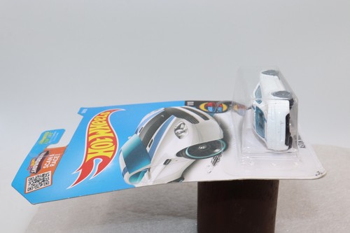 2013 Hot Wheels Astin Martin V8 Vantage/1963 DB5 New On Card lot of 2 - Picture 16 of 21