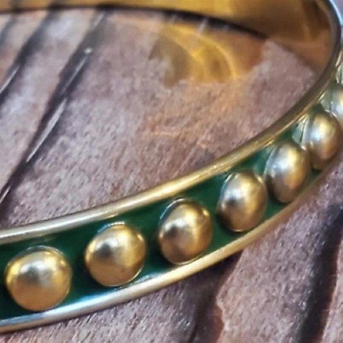 India Raw Brass Dotted Enamel Bracelet Green - Picture 5 of 5