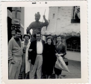 Beautiful-Women-Handsome-Men-San-Francisco-California-March-1961-Vintage-Photo