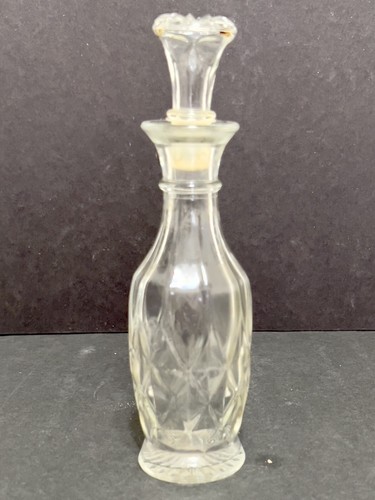 Vintage Ornate Cruet Vinegar Dispenser W/Stopper 8” Tall Pressed Glass - Picture 7 of 17