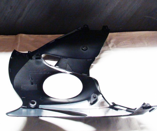 ORIGINAL SUZUKI GSX1300R 08 Revestimiento lateral izquierdo cowling under LH - Imagen 7 de 11