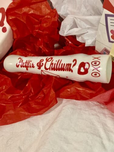 Valentines Ceramic Netflix & Chillum!! Love Hearts Stash Box, Pipe Pink Papers - Picture 2 of 8