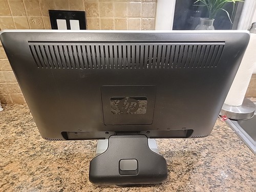 HP 2009M Glossy Screen 20” LCD Monitor 1600 x 900 DVI VGA - Picture 6 of 10