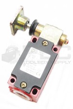 NEW ALLEN BRADLEY 802F-E68M2 SER B KEY INTERLOCK SWITCH 10A 500V