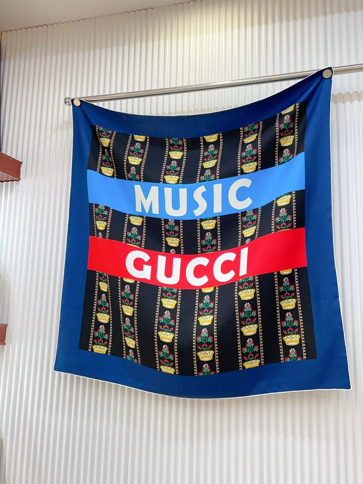Foulard en soie multicolore logo Gucci GUCCI Music 90 90