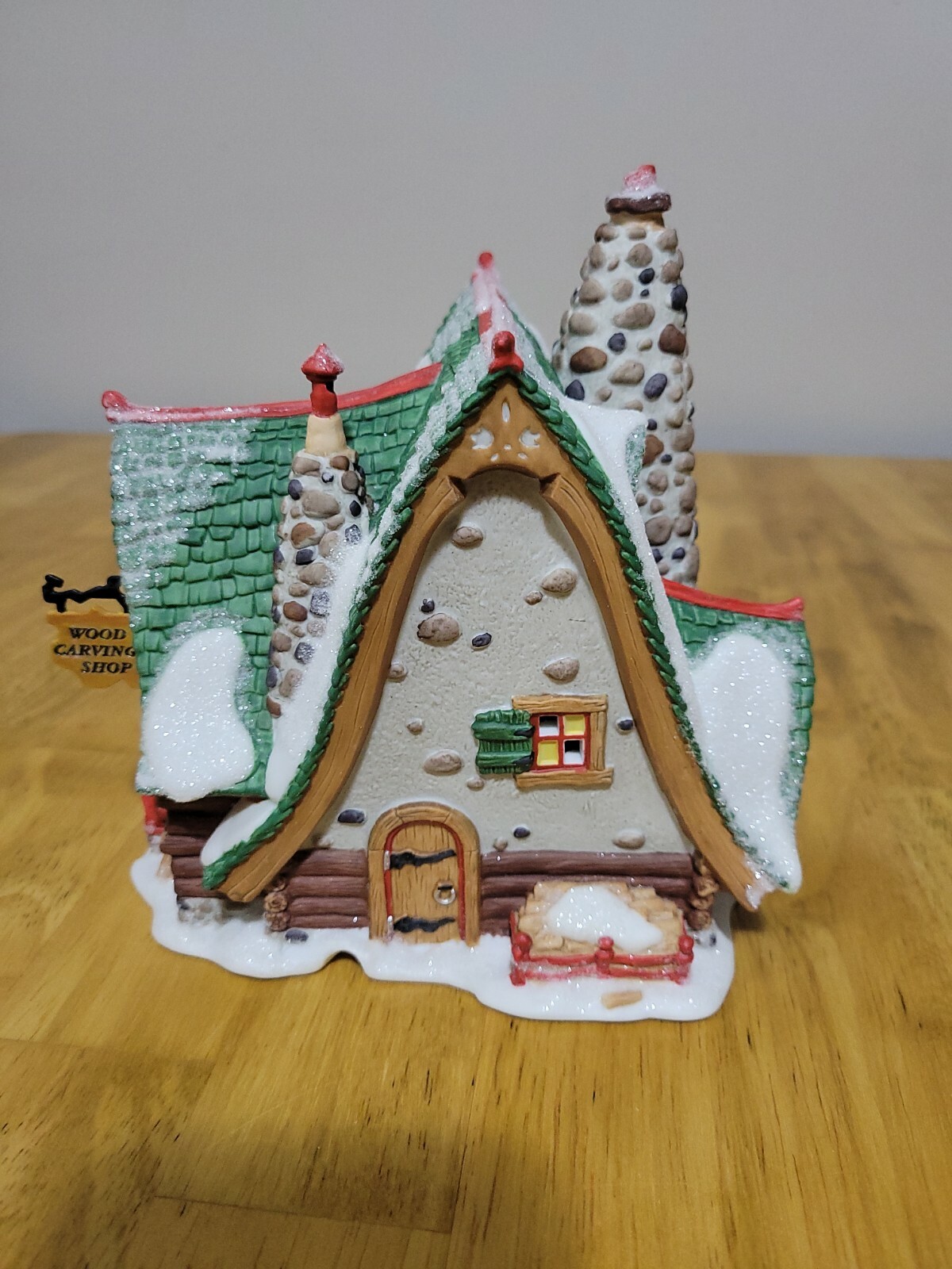 DEPT 56 - North Pole - HAND CARVED NUTCRACKER FACTORY - #56753 Mint - Picture 4 of 7