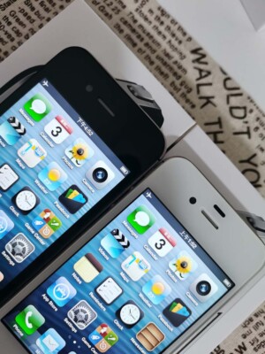 unlocked) Apple iPhone 4s - IOS6 - 64GB - Smartphone Good Outer