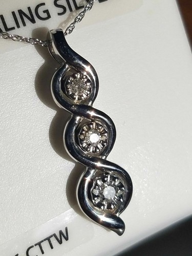 Sterling Silver and diamond pendant 18" necklace Blow out price! - Picture 6 of 7