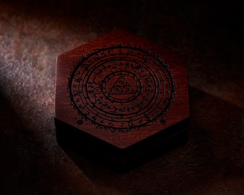 Anillo Círculo Hechizo Mágico | Caja de Dados DnD | MADERA CORAZÓN PÚRPURA | Bóveda de Dados | Dados - Imagen 4 de 5