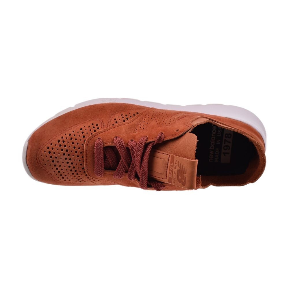 ニューバランス New Balance's Minimalist 1978 Shoes Are Nothing But Vibram and Suede