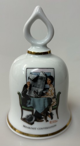 De colección Norman Rockwell Bell "Breakfast Conversation" 5.5” Danbury Como Nuevo - Imagen 1 de 3