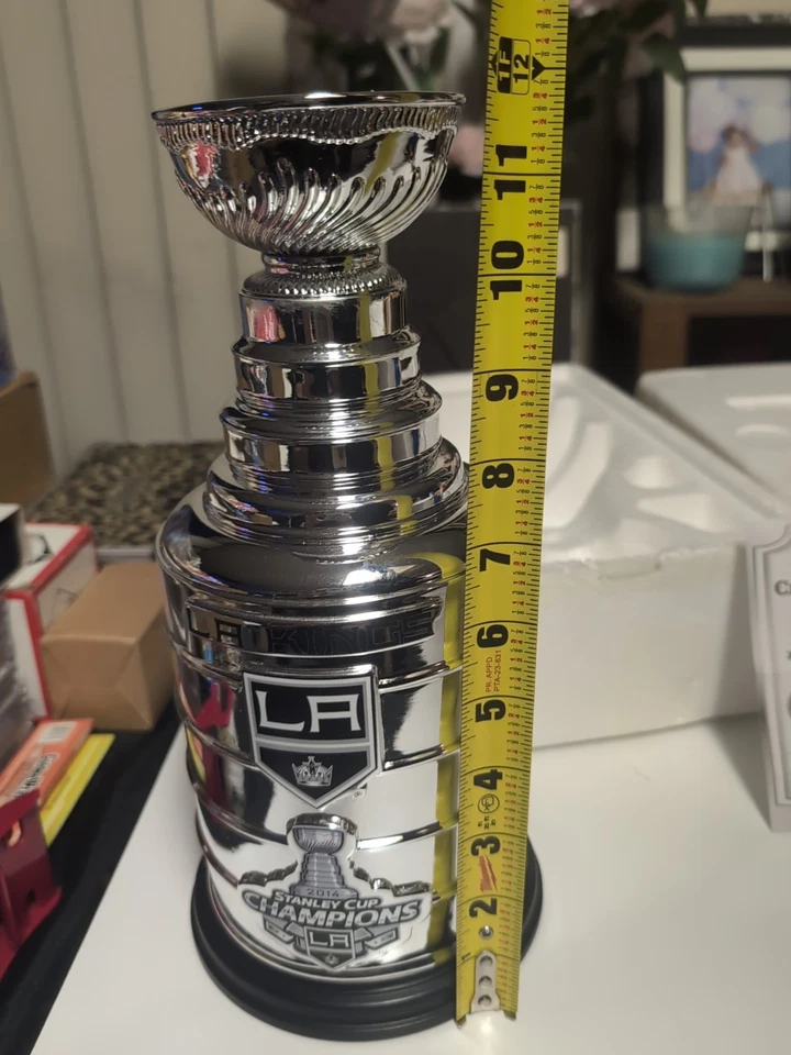 Los Angeles Kings Commemorative Stanley Cup 2014 - Image 4 of 4