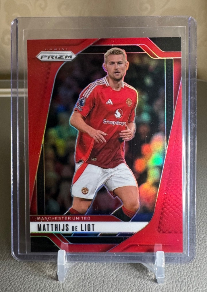 2024-25 PRIZM PREMIER LEAGUE EPL MAN UTD MATTHIJS DE LIGT RED /199 #125