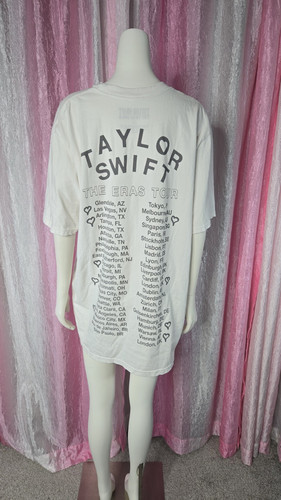 Taylor Swift Official Eras Tour Ivory Oversized Tour T-Shirt Size Large - Picture 6 of 11