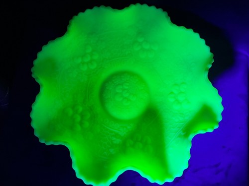 Uranium Glass Fenton Lime Sherbet Cherries & Orange Tree Ruffled Bowl Satin Glow - Picture 13 of 19
