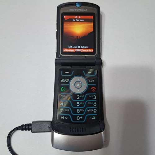 Motorola RAZR V3c Black and Silver Verizon Cellular Flip Phone Retro 