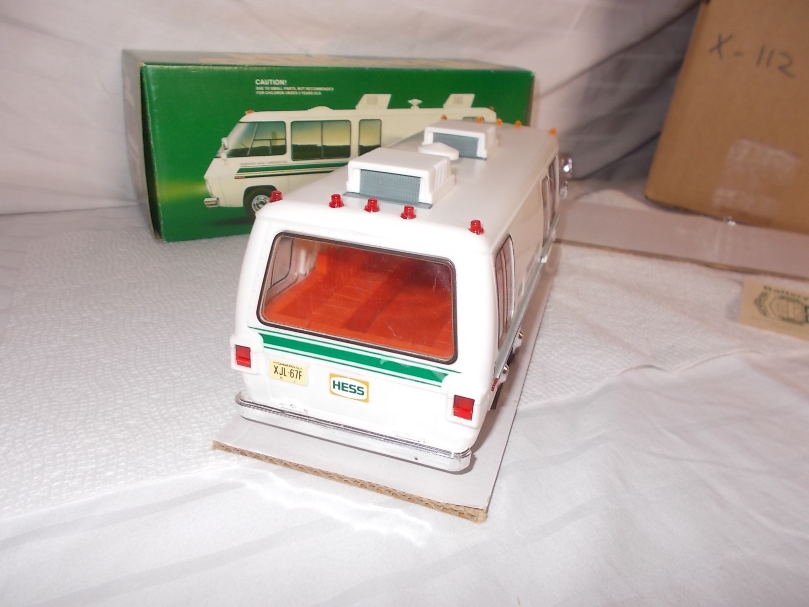 1980 HESS TRAINING VAN MINT IN ORIGINAL BOX WITH INSERTS LOT #X-112