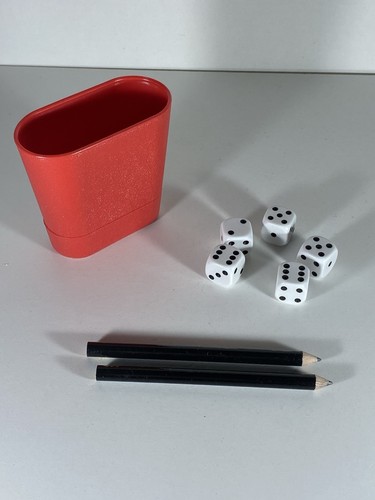 Vintage Original Yahtzee - MB Games - Hasbro 1997 - Complete - Picture 3 of 13