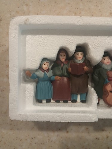 Dept 56 Heritage Village Collection "Dickens Carolers” Set Of 3 6526-9 With Box - Picture 3 of 5