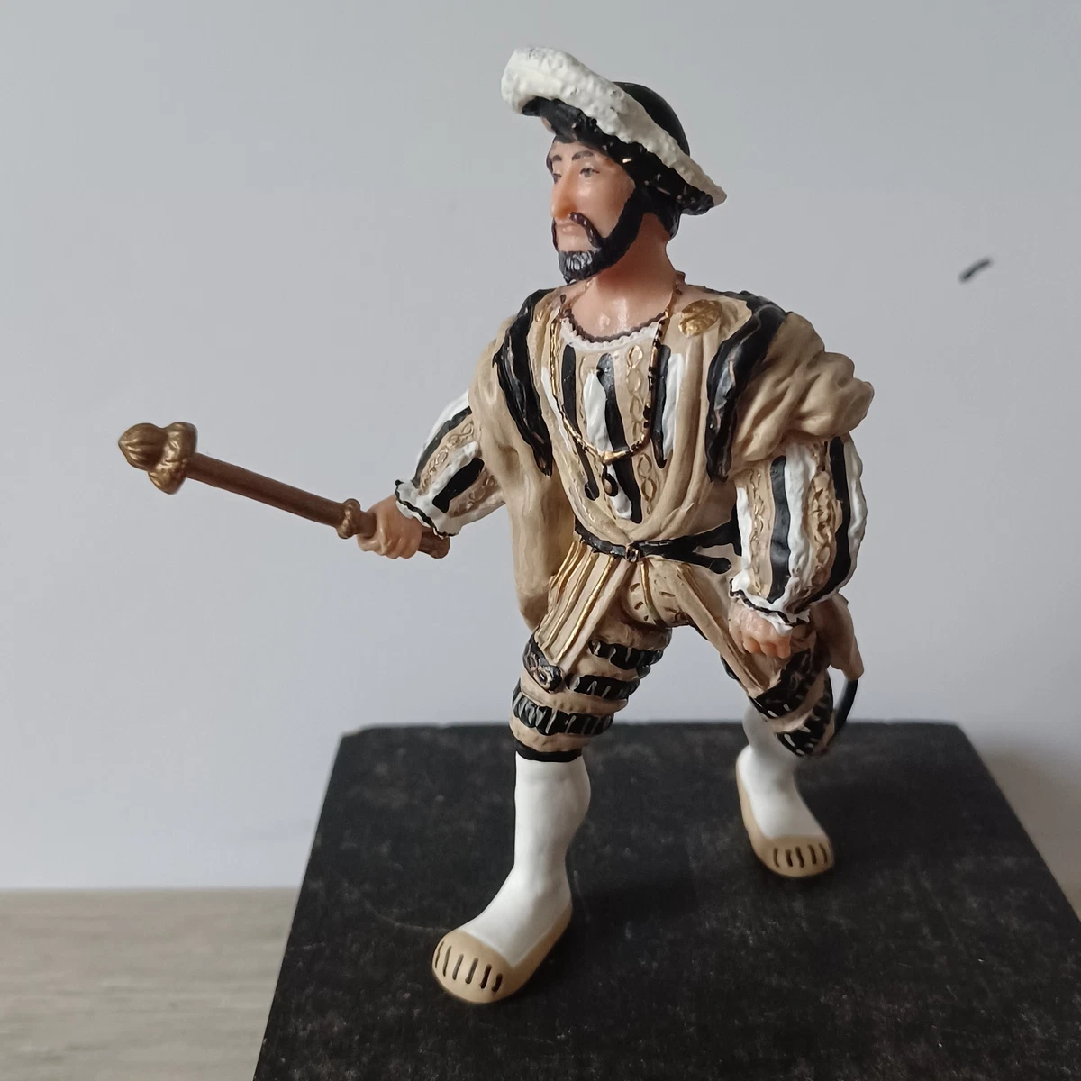 Figurine VERTUNNI Rare – Madame Du Barry – Collection Britannique