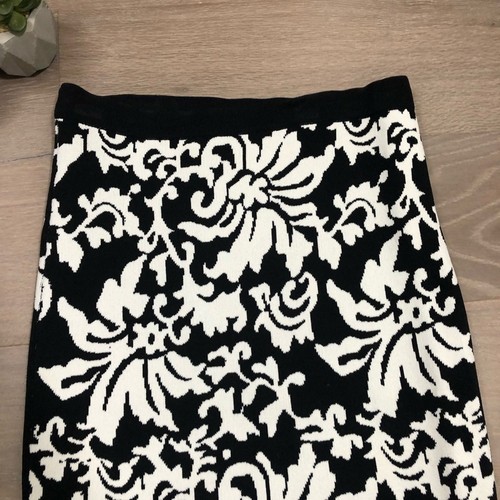 Jealous Tomato Black Floral Bandage Pencil Skirt Small - Picture 3 of 8