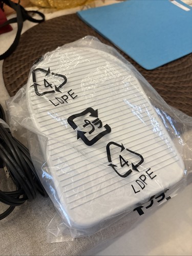 Brother Innovis NV4000D Disney Stickmaschine Baby Lock Hoops Fußpedal - Bild 8 von 19