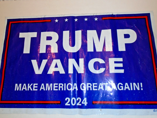 TRUMP VANCE BLUE MAGA 16"x26' Yard Sign - Picture 4 of 4