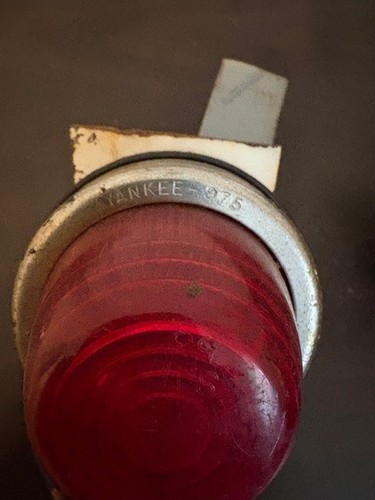3 Yankee 975 Stratolite SAE-DP-63 Red Lens Round Marker Parking Light Vintage - Bild 3 von 9