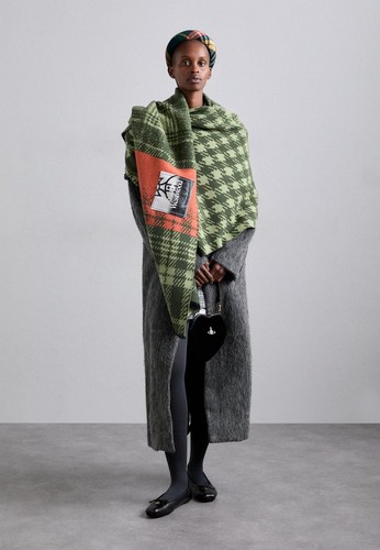 Vivienne Westwood Scarf -BNWT Sage Many Checks Large Stole Scarf RRP: £500 - Picture 12 of 14