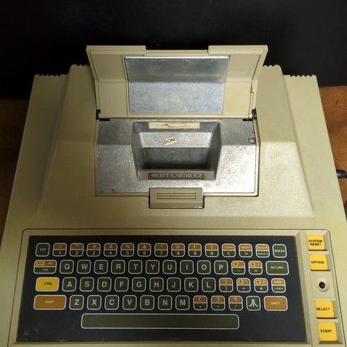 Vintage Atari 400 Computer Console System - Bundle - POWERS ON - Picture 3 of 16