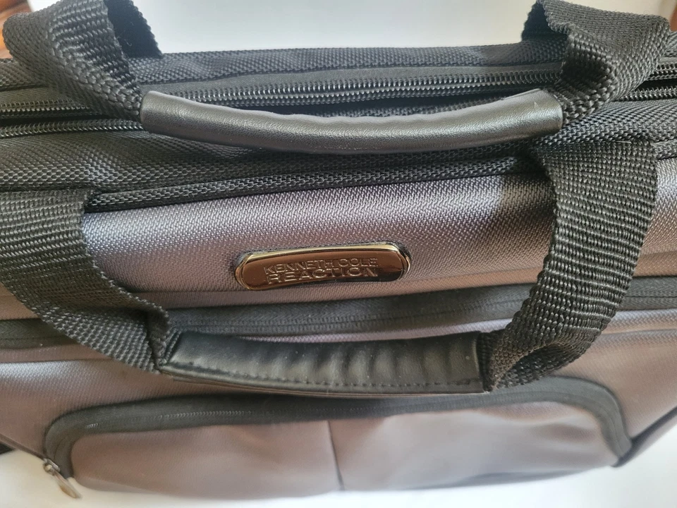 Bolsa para laptop Kenneth Cole Reaction NÃO USADA  - Imagem 4 de 4