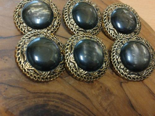 bundle of resin, vintage buttons,6pcs black-colored 25mm,1,40L - Picture 2 of 6